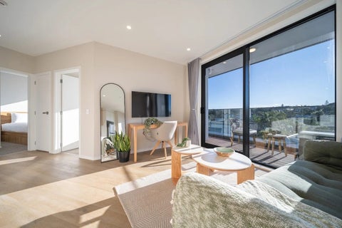 220 Lake Road, Hauraki, Auckland