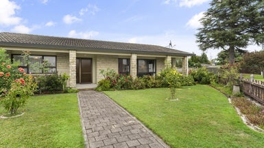 14 Conrad Place, Leamington, Cambridge
