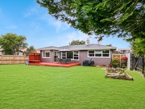 56 Clawton Street, Westown, New Plymouth