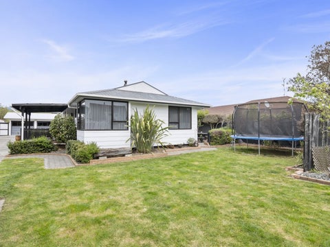 11 Lord Auckland Road, Wakefield