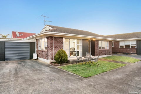 2/1 Don Street, Papakura, Auckland