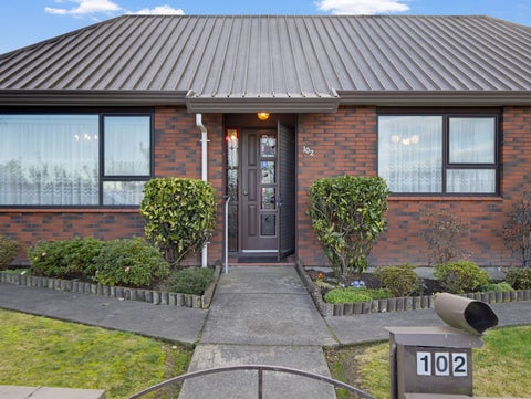 102 LAKE TERRACE ROAD, Burwood, Christchurch