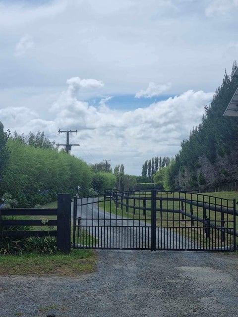 298 State Highway 1, Bulls