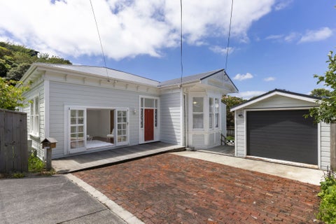 52 Parkvale Road, Karori, Wellington