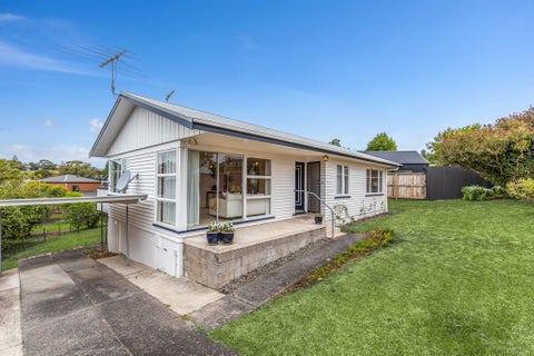 10 Hawkins Street, Meadowbank, Auckland