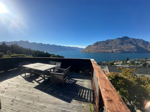 92 Wynyard Crescent, Fernhill, Queenstown