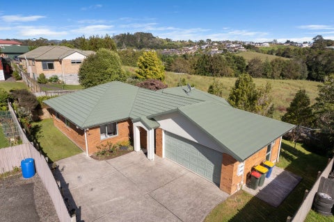 36 Roy Maloney Drive, Henderson, Auckland