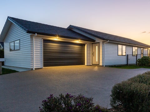 13 Teiaroa ST, Waikanae, Waikanae