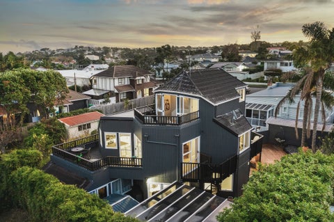 2/5 Bruce Street, Northcote Point, Auckland