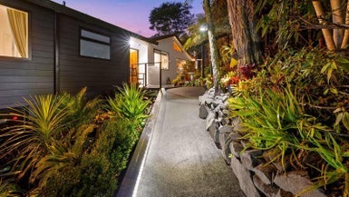 1 Landing Road, Titirangi, Auckland