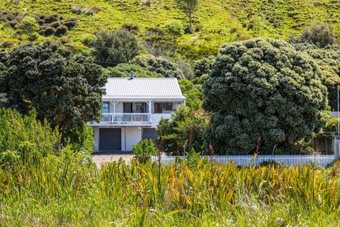 279 Mataikona Road, Mataikona, Tīnui