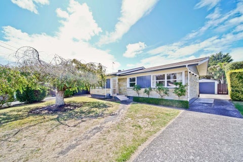 8 Gwendoline Place, Glenview, Hamilton
