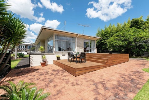 11 Towra Place, Botany Downs, Auckland