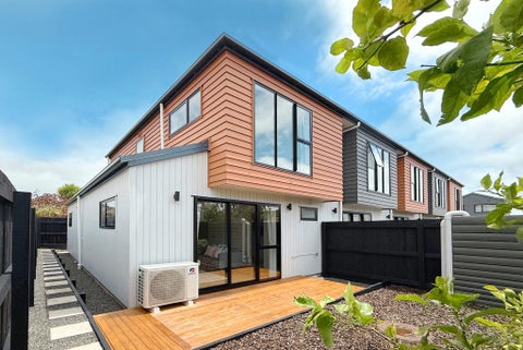 7/17 Rewarewa Road, Te Atatu Peninsula, Auckland