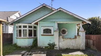 32 The Parade, Island Bay, Wellington