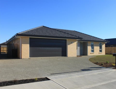 14 Oakdale Grove, Richmond, Richmond