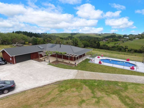 1435 Old North Road, Helensville, Helensville