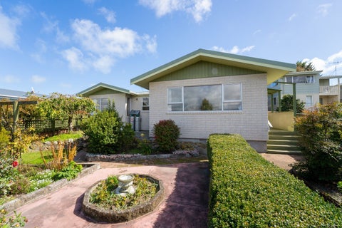 14 Robert Mckeen Street, Otaki Beach, Otaki