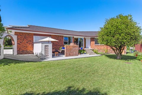 17 Scanlen Terrace, Kelston, Auckland