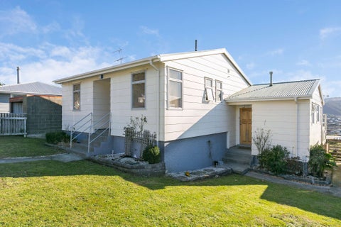 94 Jamaica Drive, Grenada North, Wellington