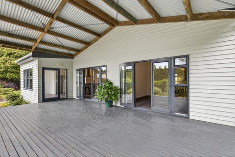 327 Awai Road, Tarurutangi, New Plymouth