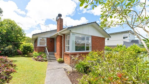 57 Castleford Street, Green Bay, Auckland