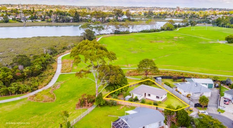 12 Ingleby Place, Kelston, Auckland