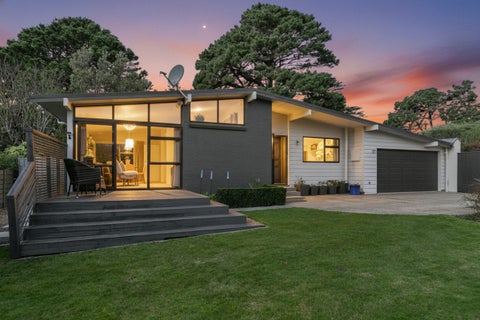 21 Caesars Place, Churton Park, Wellington