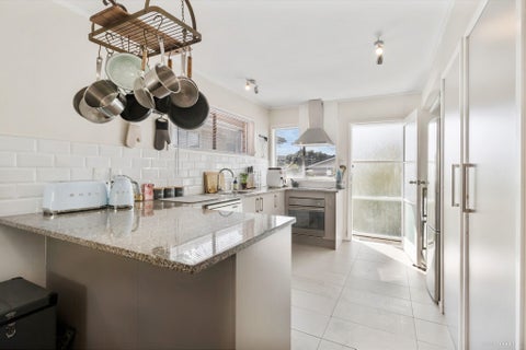 2/27 Parkhill Road, Howick, Auckland