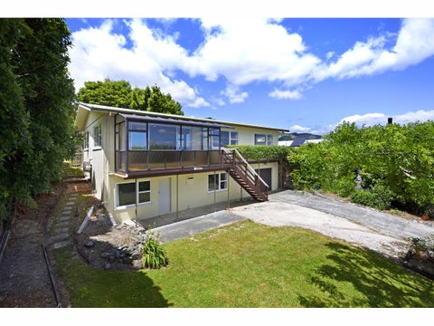 11 Middlebank Drive, Richmond