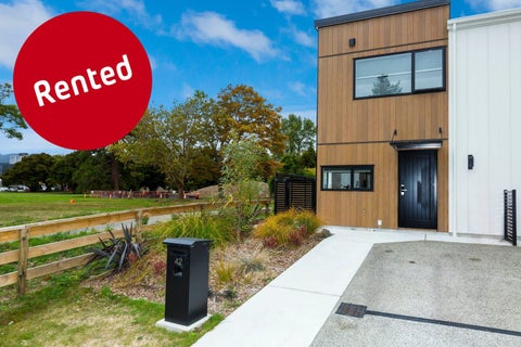 42 Dahl Drive, Wallaceville, Upper Hutt