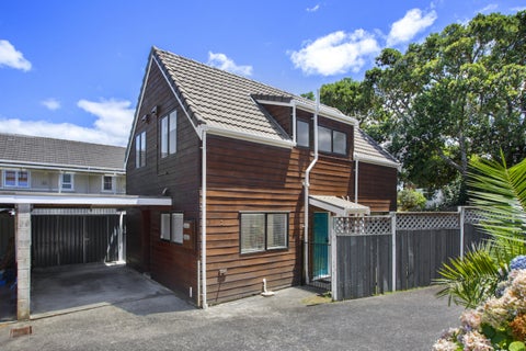 2/89 Blockhouse Bay Road, Avondale, Auckland