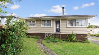 51 Castleford Street, Green Bay, Auckland