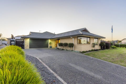 146 Guildford Drive, Paraparaumu Beach, Paraparaumu