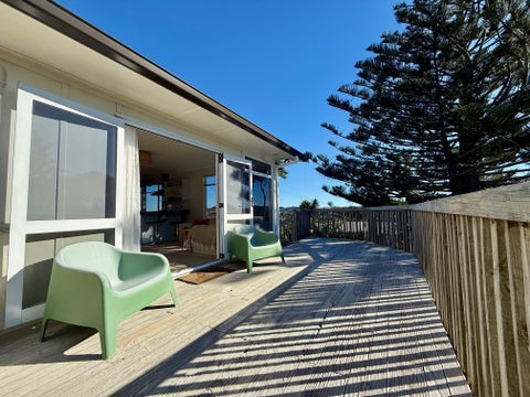 64 Government Road, Raglan, Raglan