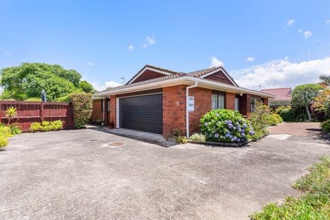 2/85 Aviemore Drive, Highland Park, Auckland