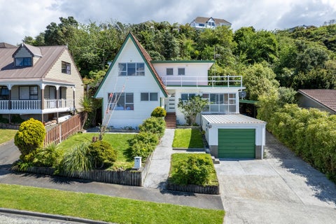 5 Stanhope Grove, Korokoro, Lower Hutt