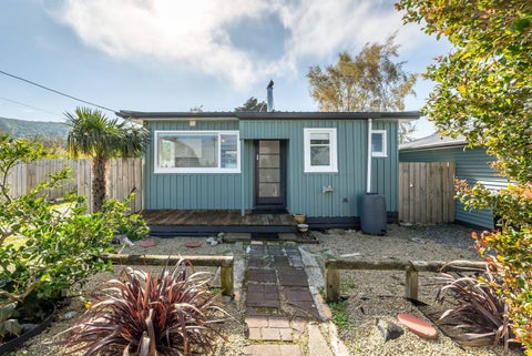 15 Woodward Street East, Featherston