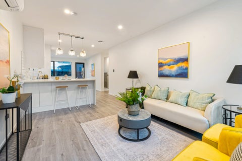 6/12 William Street, Mangere East, Auckland