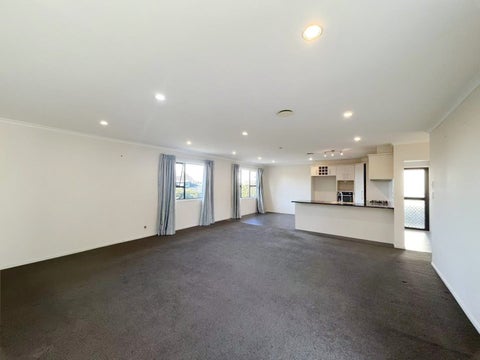 16 Holland Road, Hillcrest, Auckland