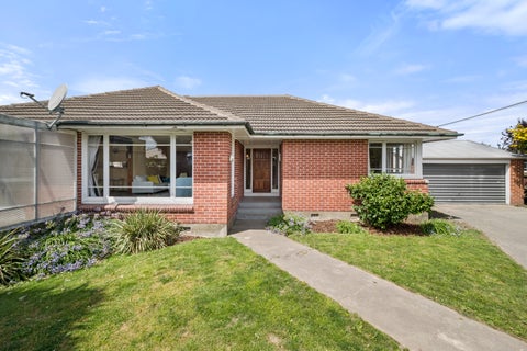 11 Daniels Road, Redwood, Christchurch