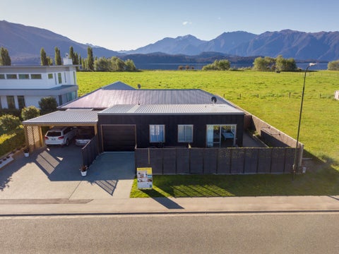 81 Dusky Street, Te Anau, Te Anau