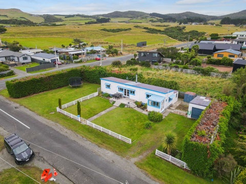 16 Walker Street, Riverton