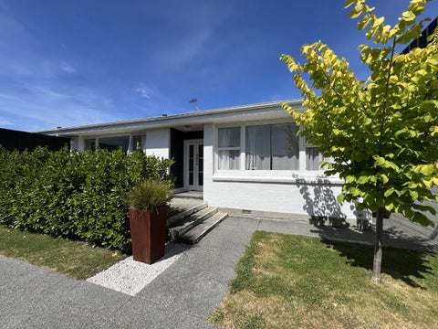 2/69 Aikmans Road, Merivale, Christchurch