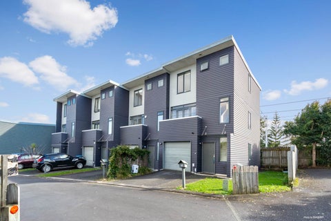 62 Saintly Lane, Avondale, Auckland