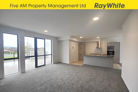 2/130 Stancombe Road, Flat Bush, Auckland