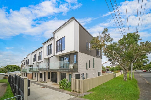 2/19 Camp Road, Mount Wellington, Auckland
