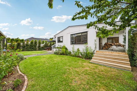 53 Cambridge Road, Riverhead, Riverhead