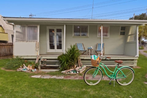 1099 Papamoa Beach Road, Papamoa Beach, Papamoa