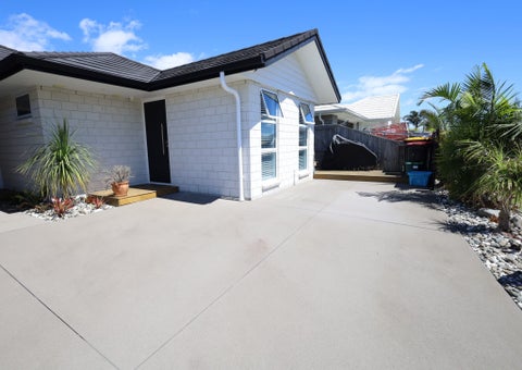 14 BILL MILLER DRIVE, Tauranga